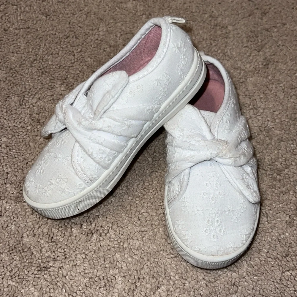 Oshkosh white eyelet slip on toddler sneakers